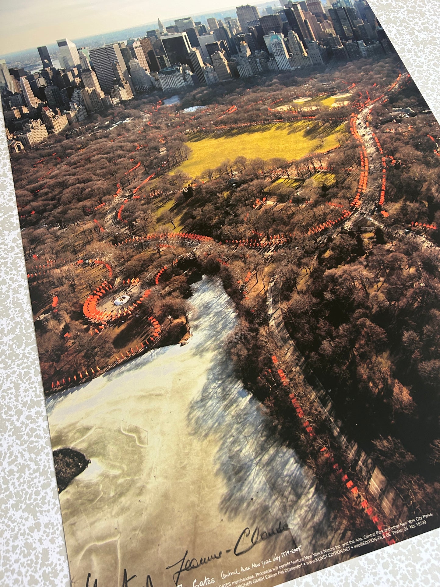 Christo (1935-2020) - „The Gates N.Y“ (handsigniert)
