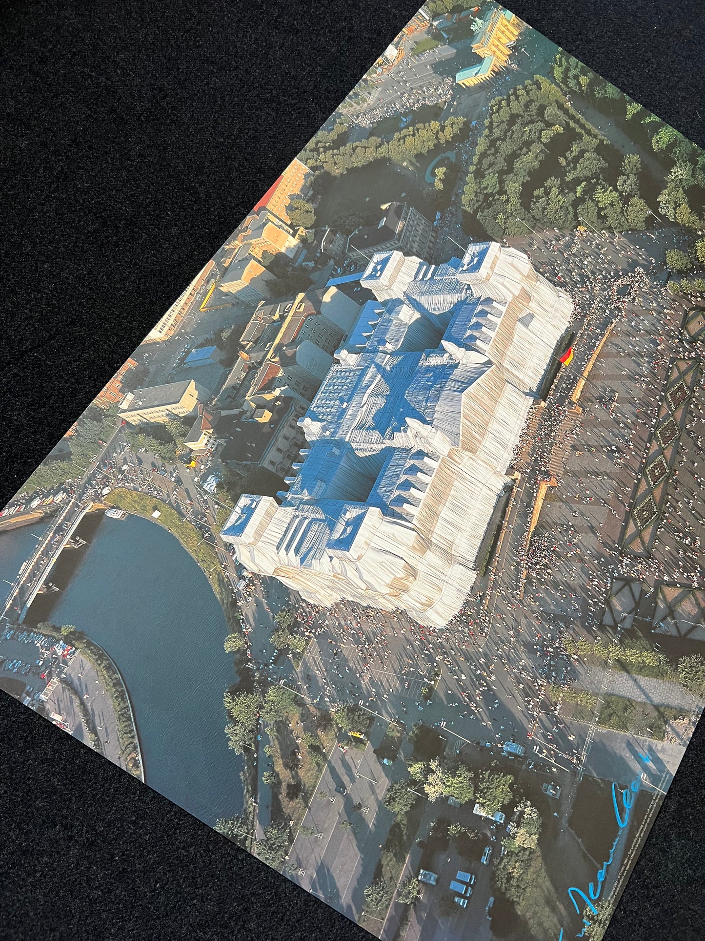 Christo (1935-2020) - „Wrapped Reichstag, Project for Berlin" - Farboffset (signiert)