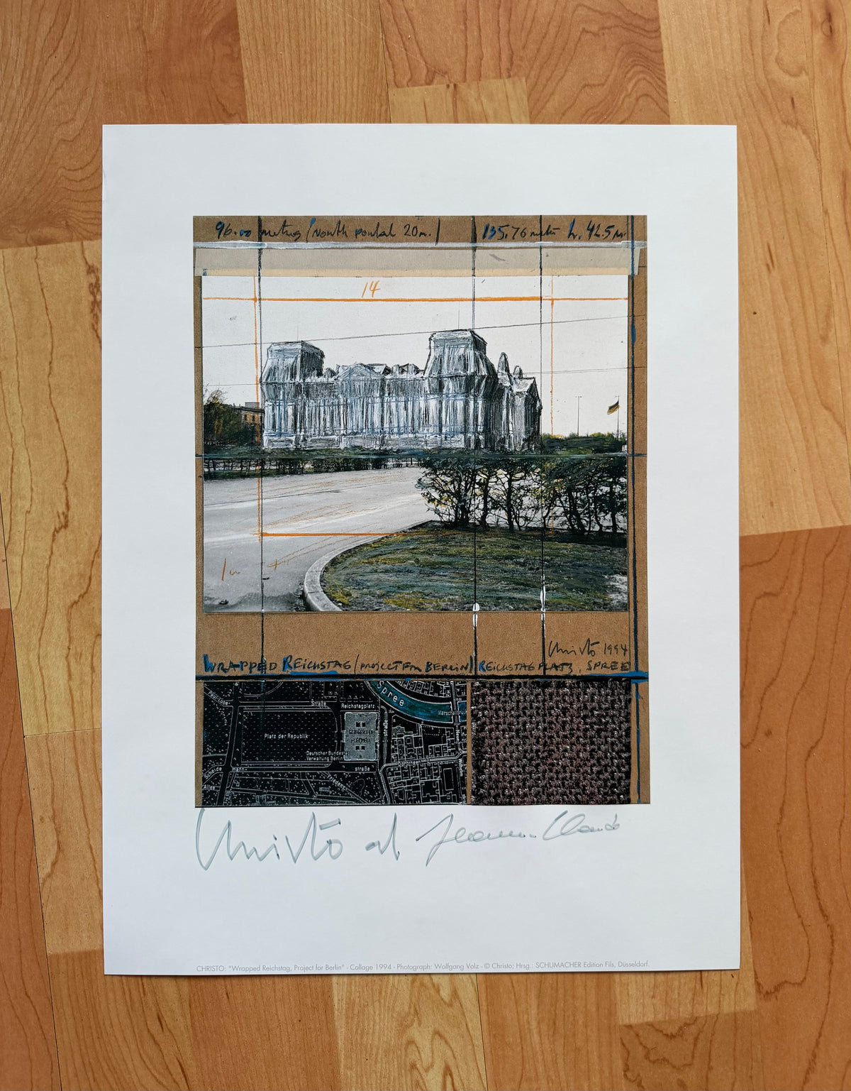 Christo (1935-2020) - „Wrapped Reichstag, Project for Berlin" - Collage mit Silberfolie (signiert)