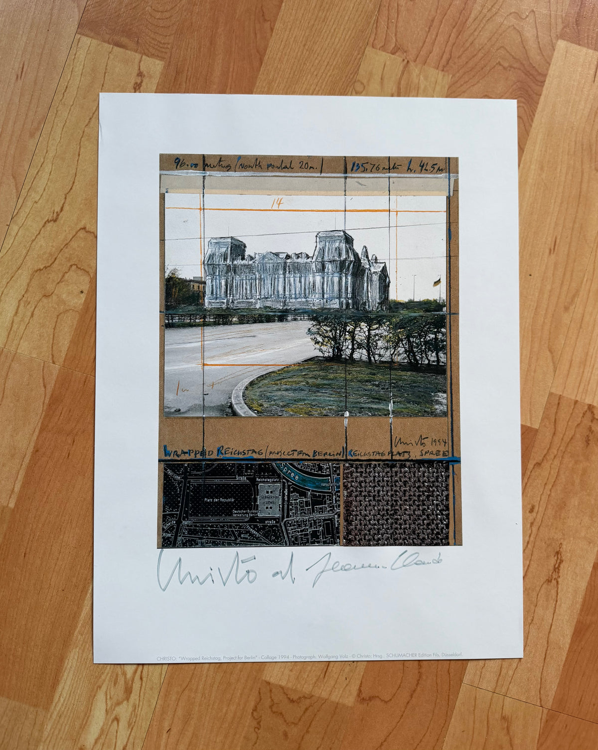 Christo (1935-2020) - „Wrapped Reichstag, Project for Berlin" - Collage mit Silberfolie (signiert)