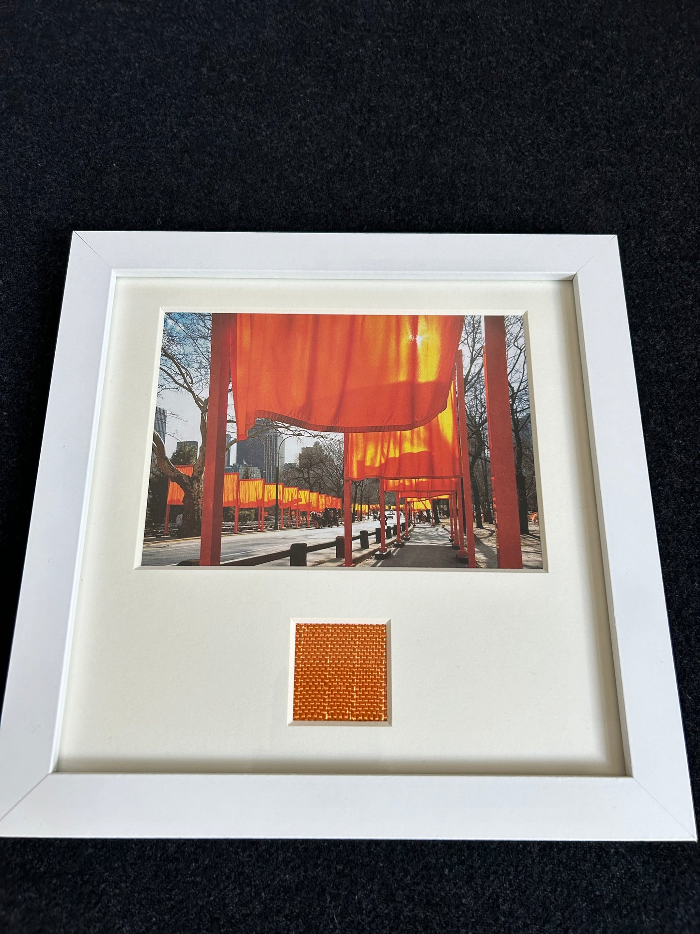 Christo - „The Gates“ Offsetdruck mit Stofffetzen