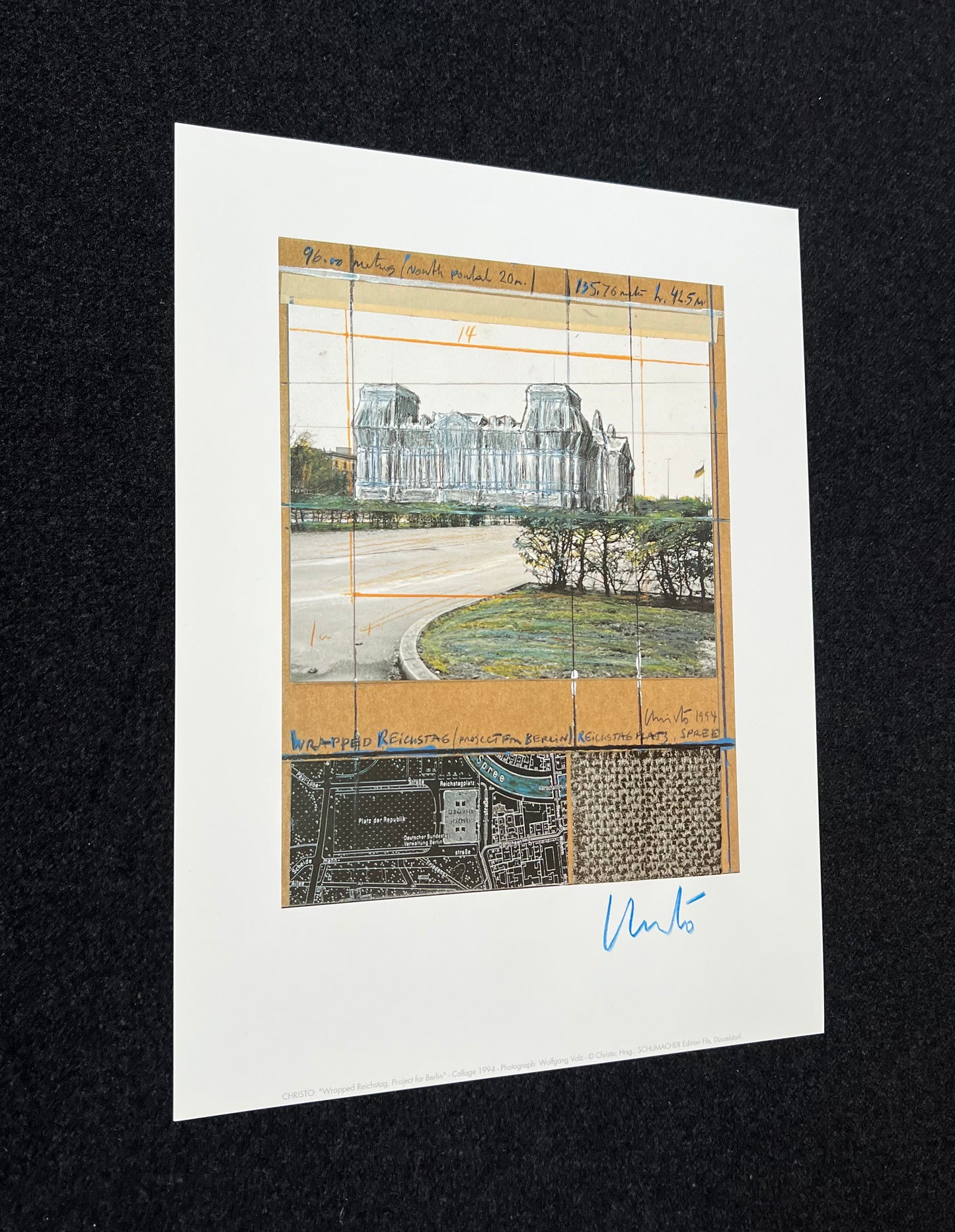 Christo (1935-2020) - „Wrapped Reichstag, Project for Berlin" - Collage mit Silberfolie (signiert)