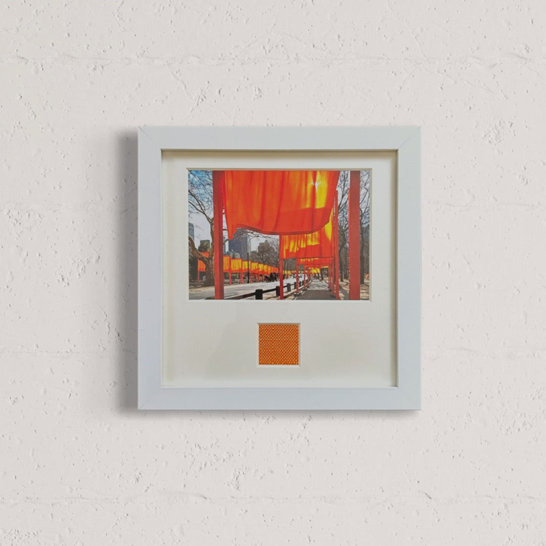 Christo - „The Gates“ Offsetdruck mit Stofffetzen