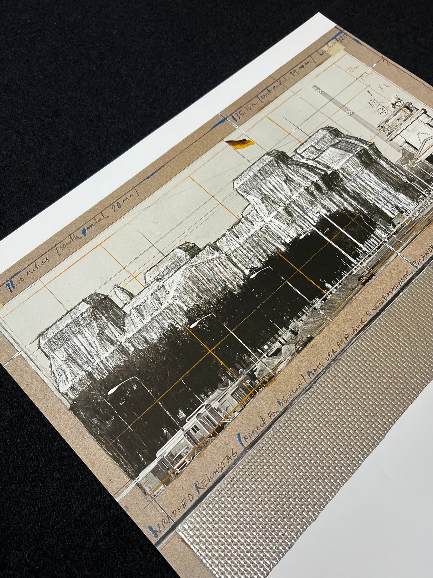 Christo (1935-2020) - „Wrapped Reichstag, Project for Berlin" - Collage mit Silberfolie (signiert)