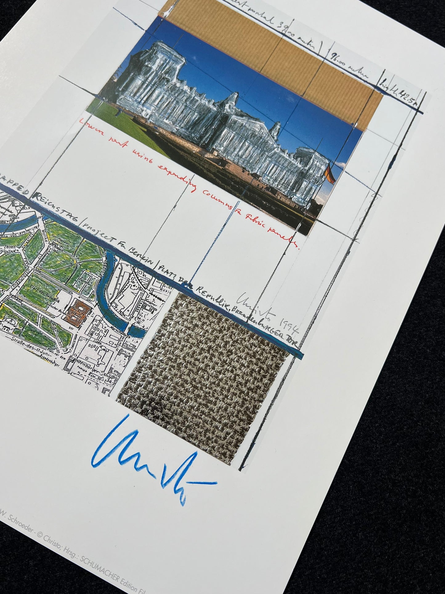 Christo (1935-2020) - „Wrapped Reichstag, Project for Berlin" - Collage mit Silberfolie (signiert)