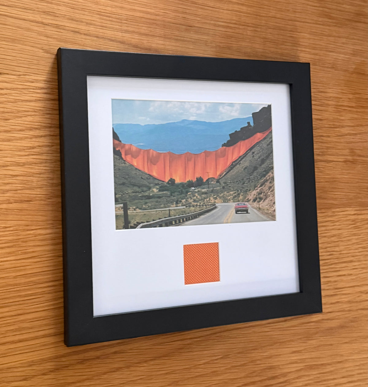Christo - „Valley Curtain“ Offsetdruck mit Stofffetzen