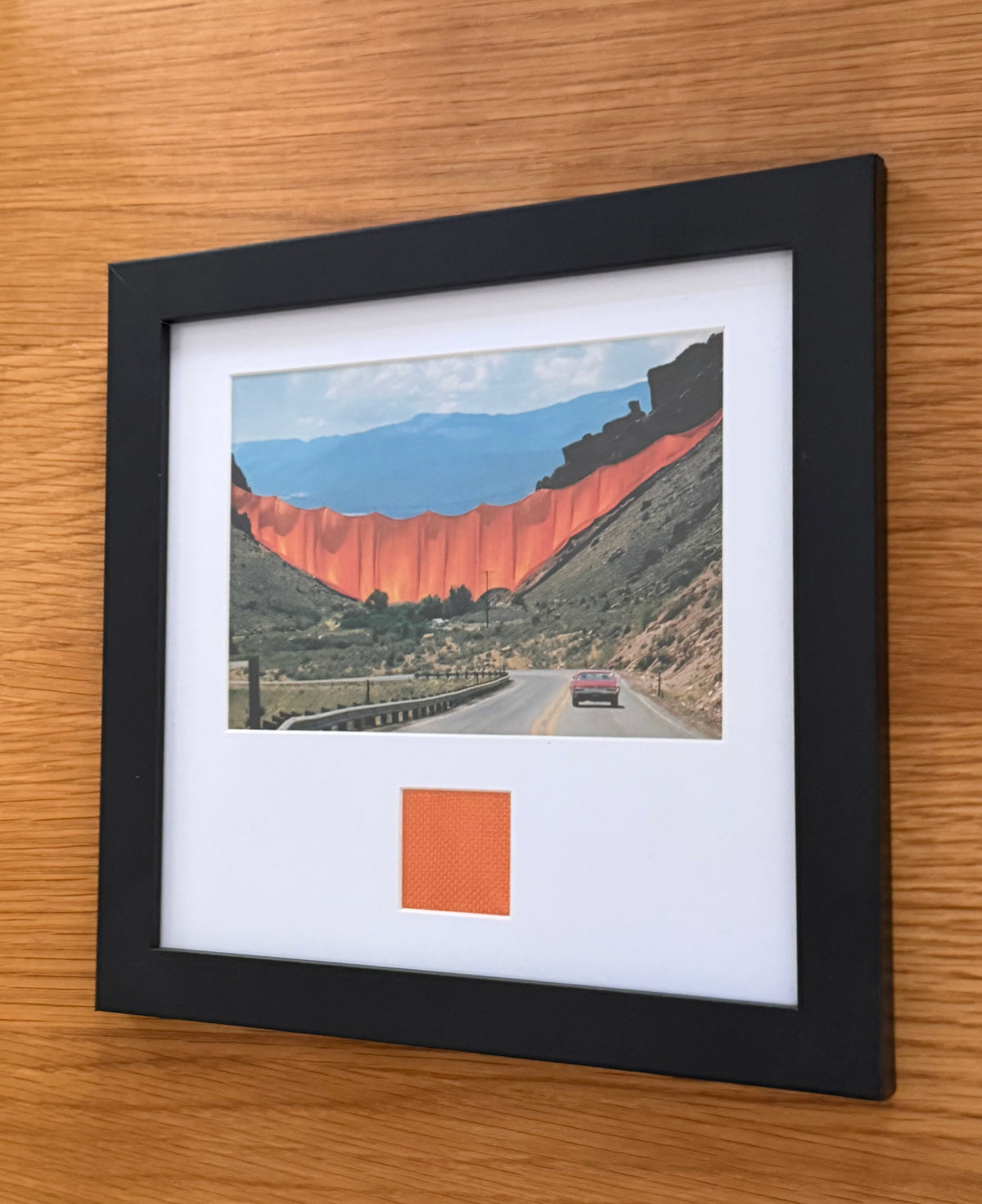 Christo - „Valley Curtain“ Offsetdruck mit Stofffetzen