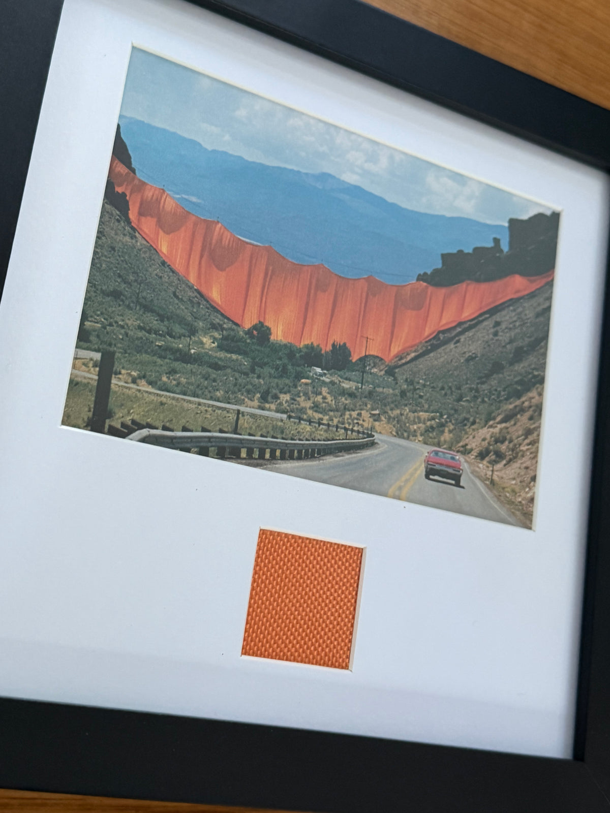 Christo - „Valley Curtain“ Offsetdruck mit Stofffetzen