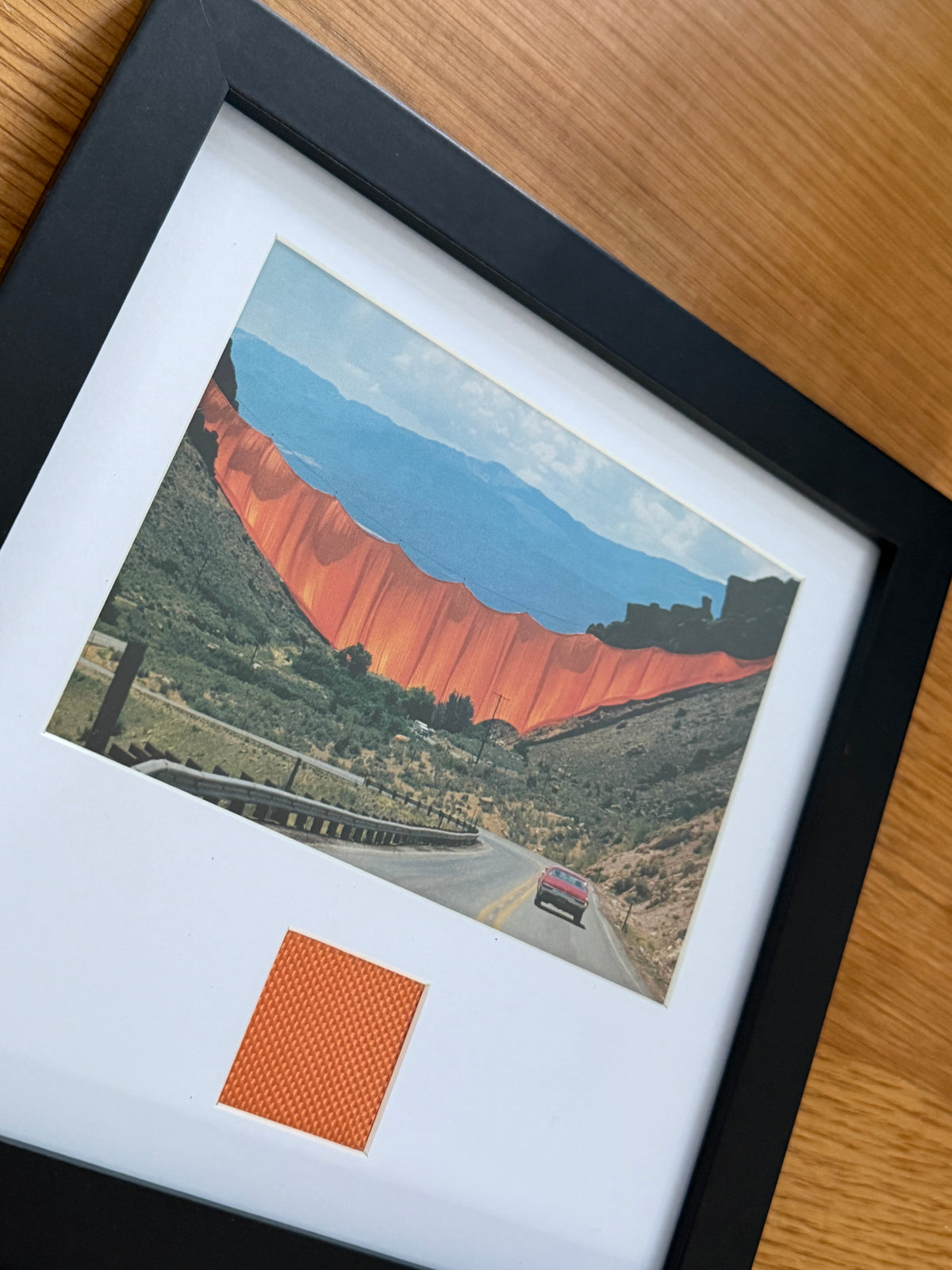Christo - „Valley Curtain“ Offsetdruck mit Stofffetzen